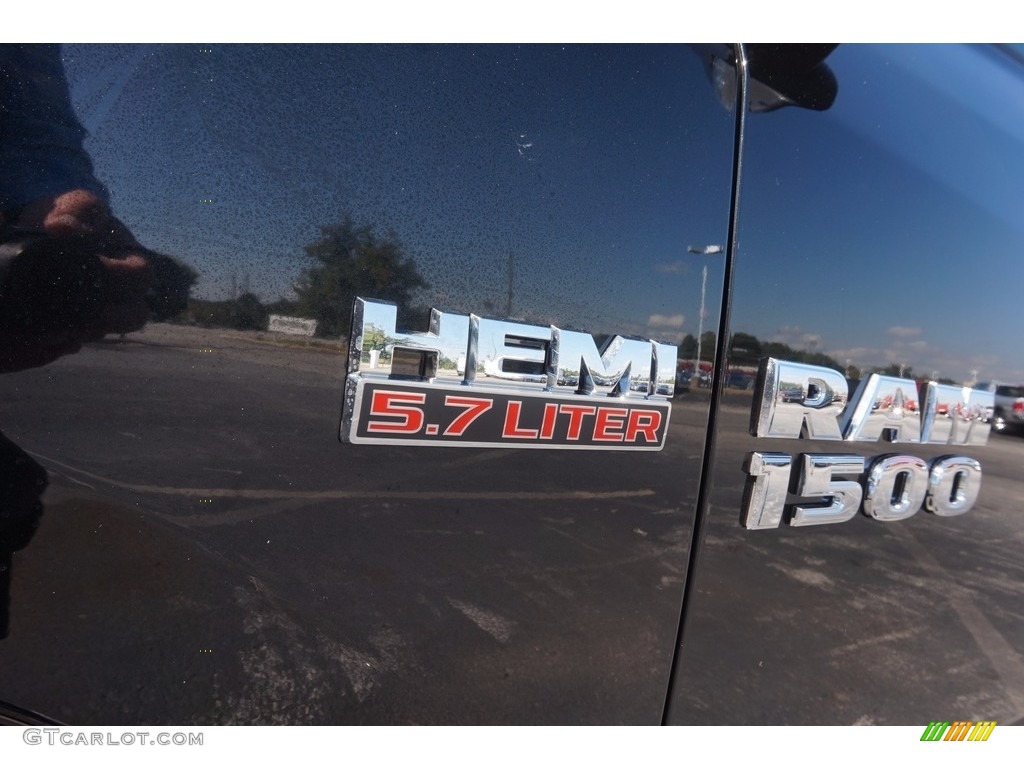 2017 Ram 1500 Sport Crew Cab Marks and Logos Photo #115975925