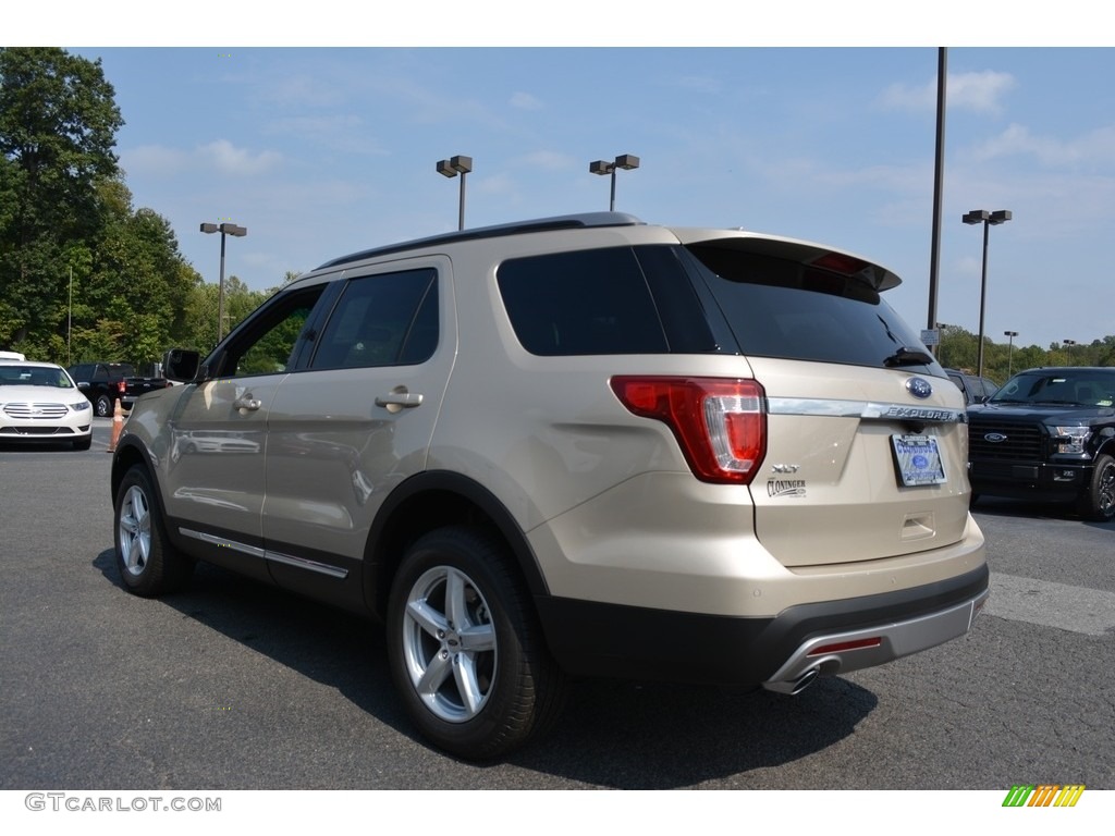 2017 Explorer XLT 4WD - White Gold / Medium Light Camel photo #21