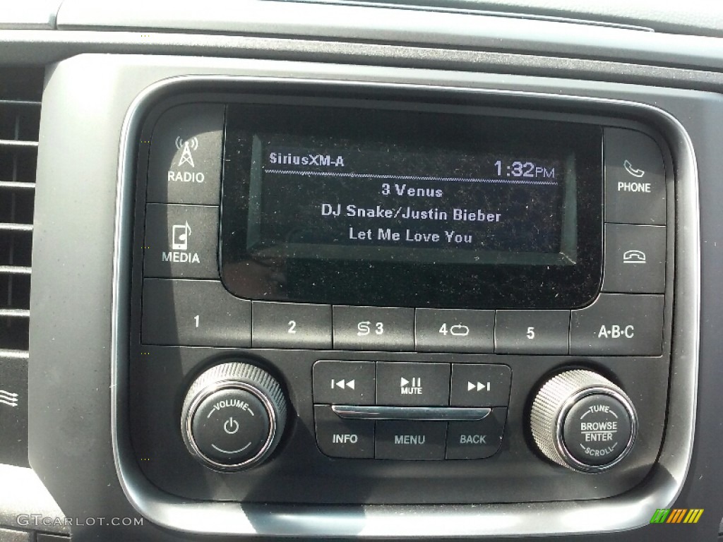 2017 Ram 4500 Tradesman Regular Cab Chassis Controls Photo #115988360