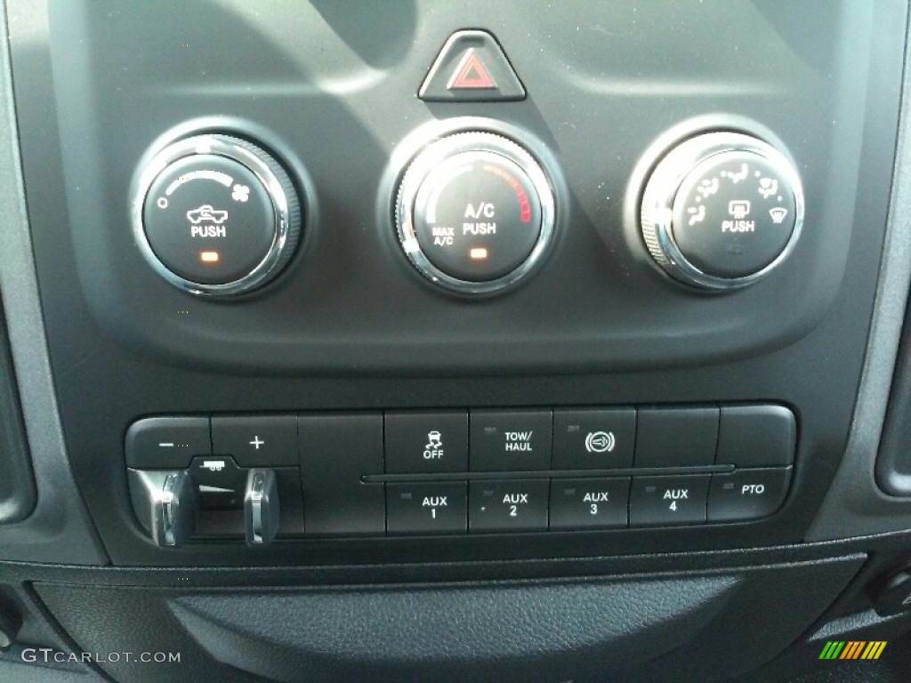 2017 Ram 4500 Tradesman Regular Cab Chassis Controls Photo #115988375