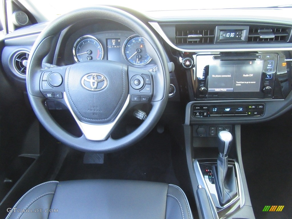 2017 Toyota Corolla XLE Dashboard Photos