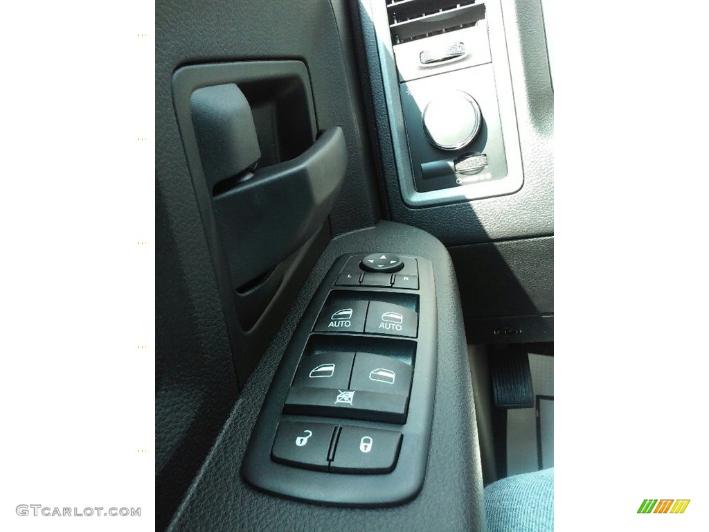 2017 Ram 5500 Tradesman Crew Cab 4x4 Chassis Controls Photo #115988939