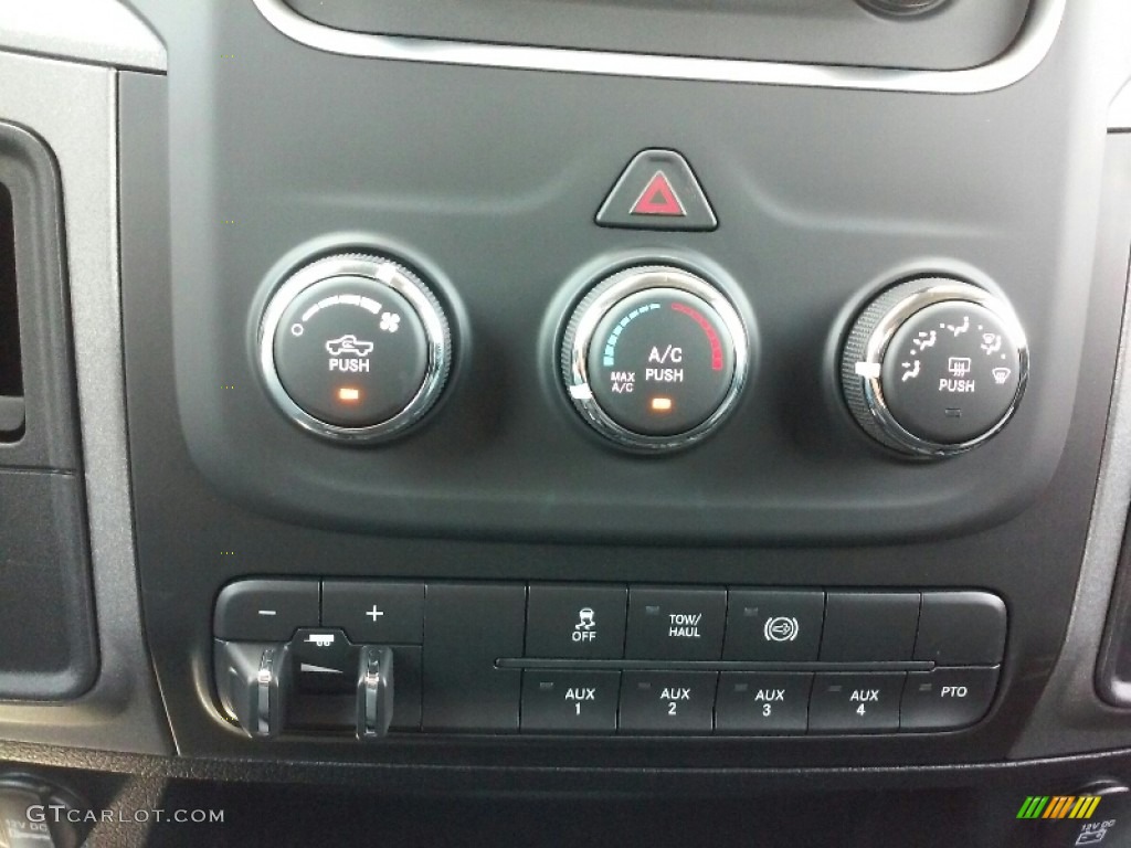 2017 Ram 5500 Tradesman Crew Cab 4x4 Chassis Controls Photo #115989002