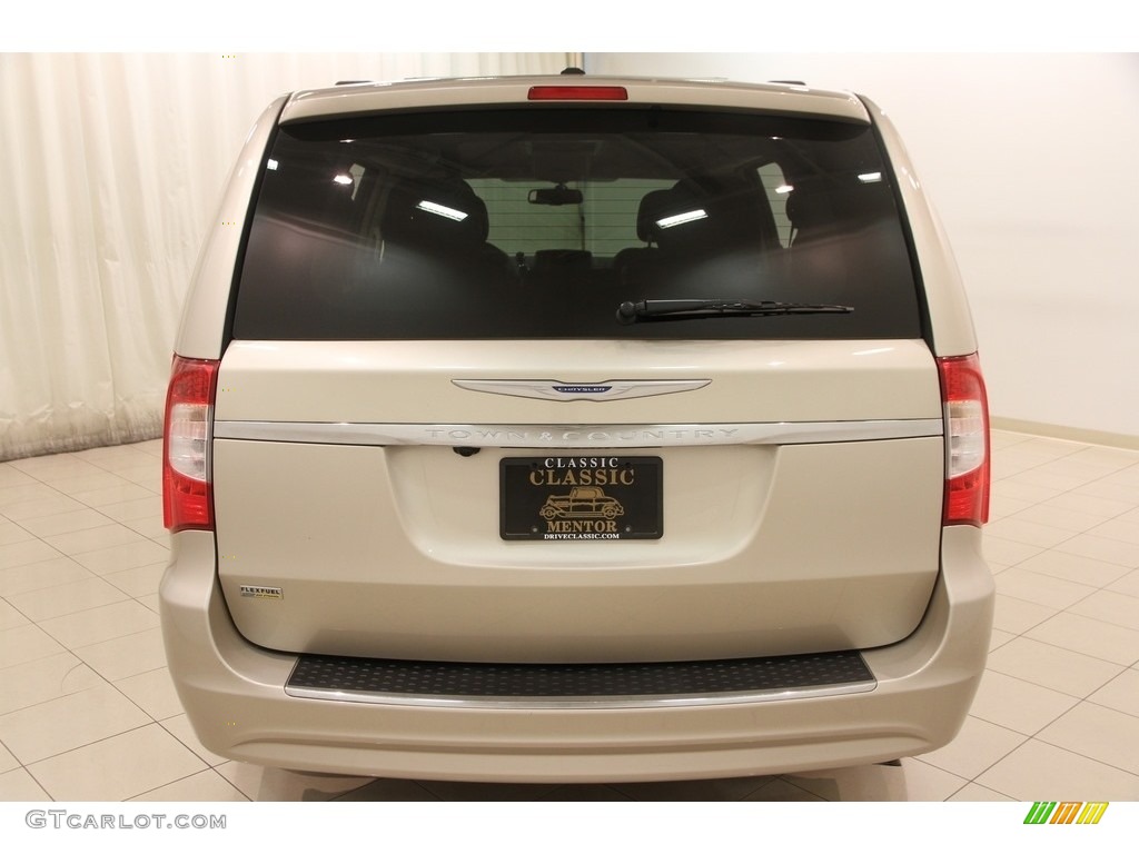 2016 Town & Country Touring - Cashmere/Sandstone Pearl / Black/Light Graystone photo #18