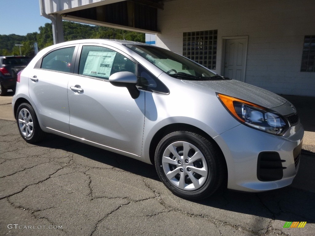 Bright Silver 2017 Kia Rio LX 5 Door Exterior Photo #115993800