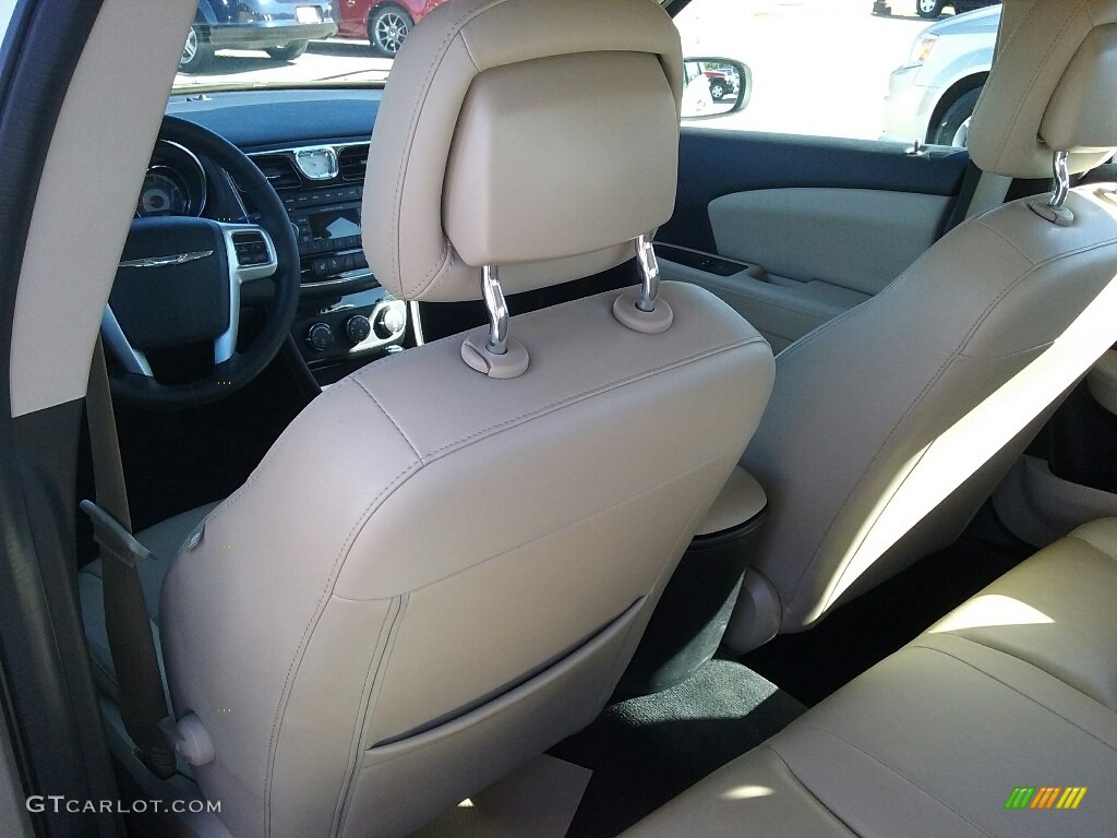 2013 200 Limited Sedan - Cashmere Pearl / Black/Light Frost Beige photo #15