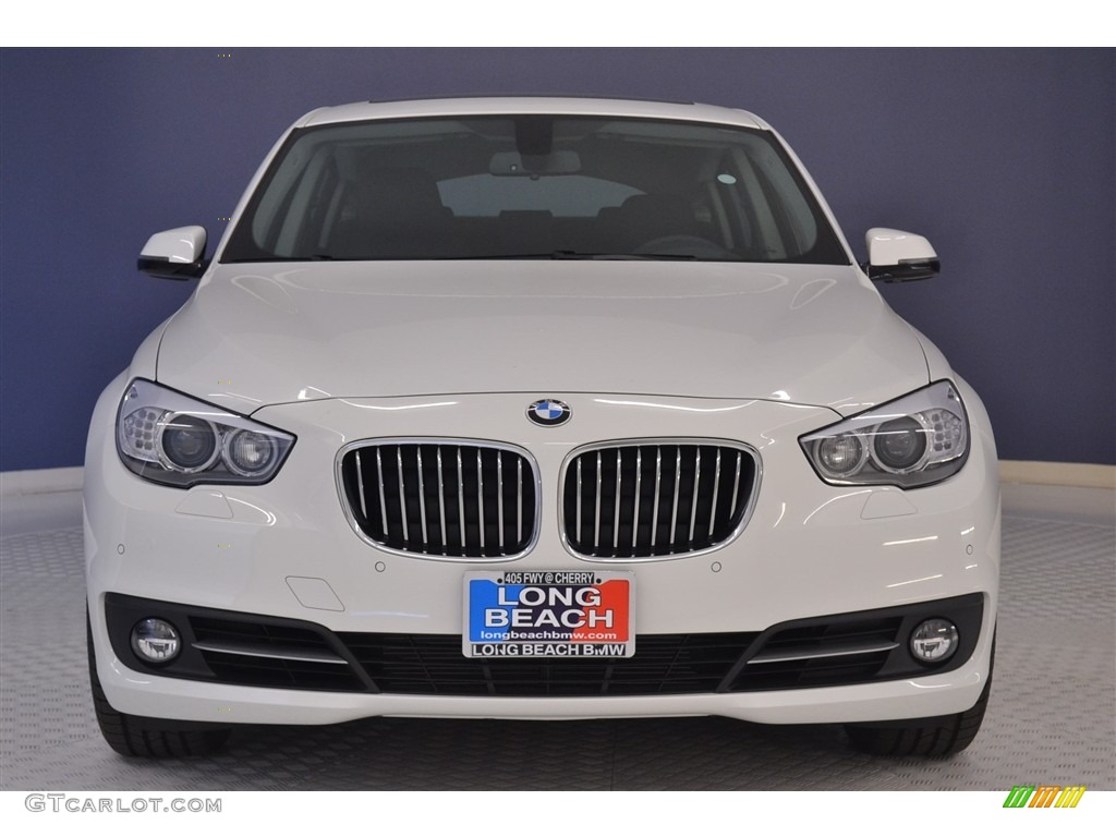 2017 5 Series 535i Gran Turismo - Alpine White / Black photo #2