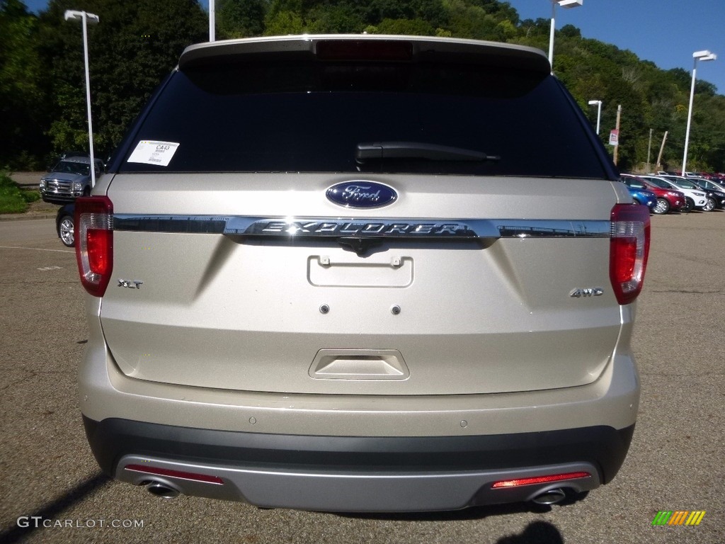 2017 Explorer XLT 4WD - White Gold / Ebony Black photo #3