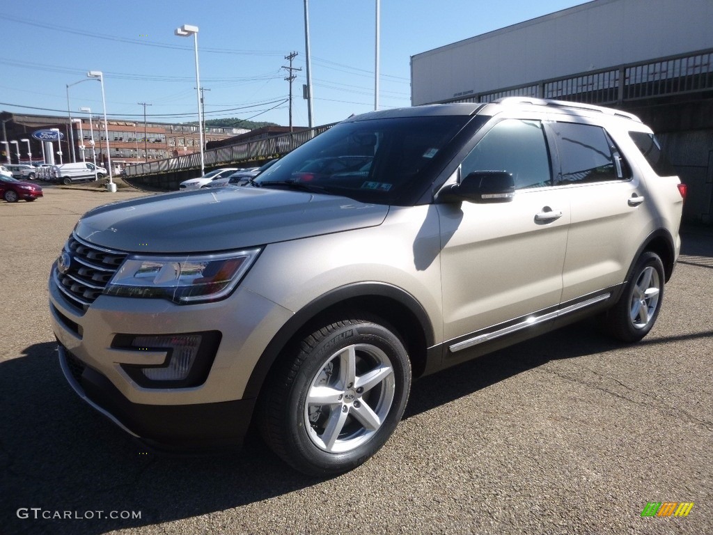 2017 Explorer XLT 4WD - White Gold / Ebony Black photo #6