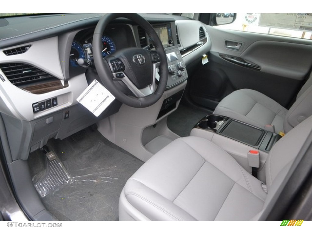Ash Interior 2017 Toyota Sienna XLE Photo #116000616