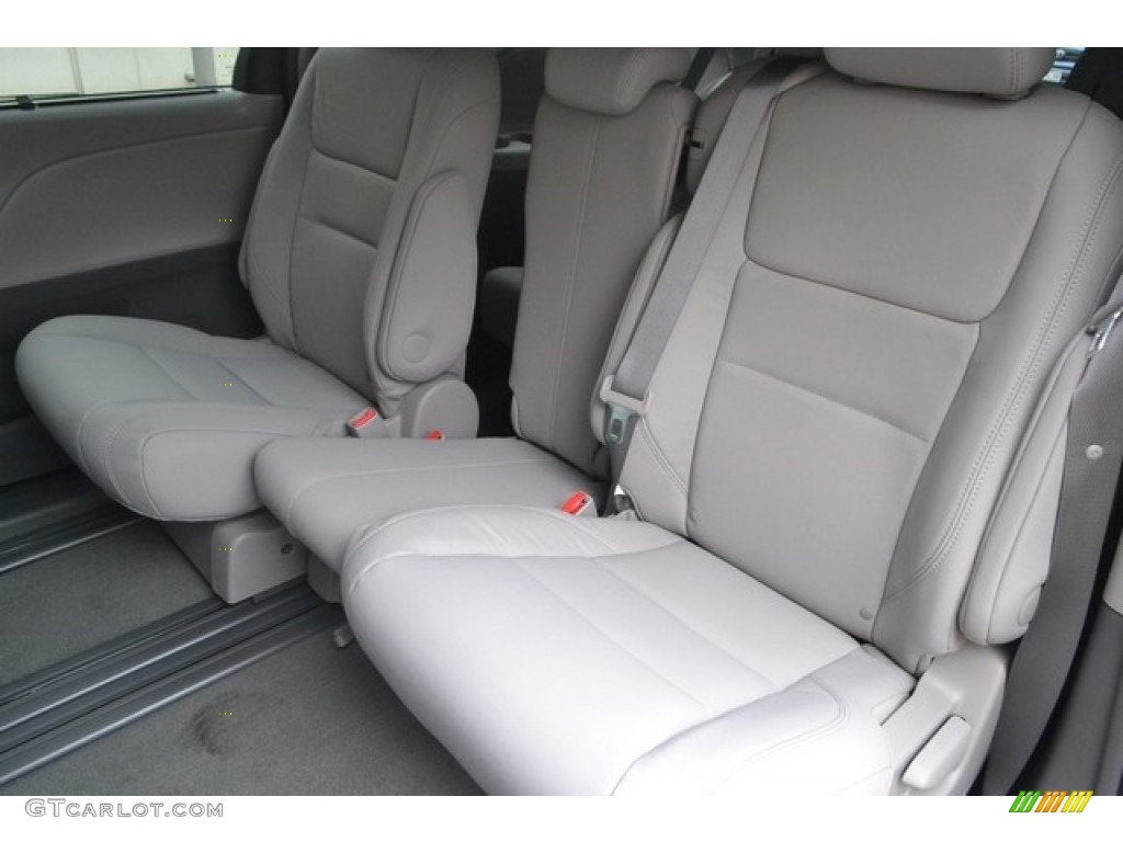 2017 Toyota Sienna XLE Rear Seat Photo #116000661