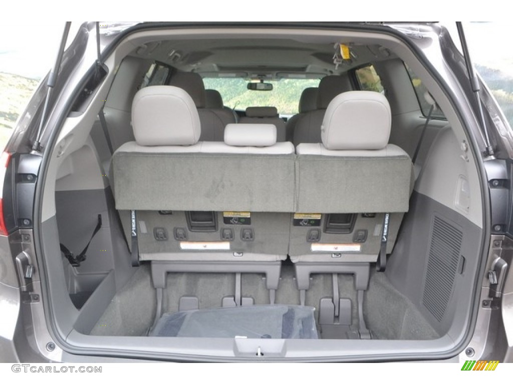 2017 Toyota Sienna XLE Trunk Photo #116000691