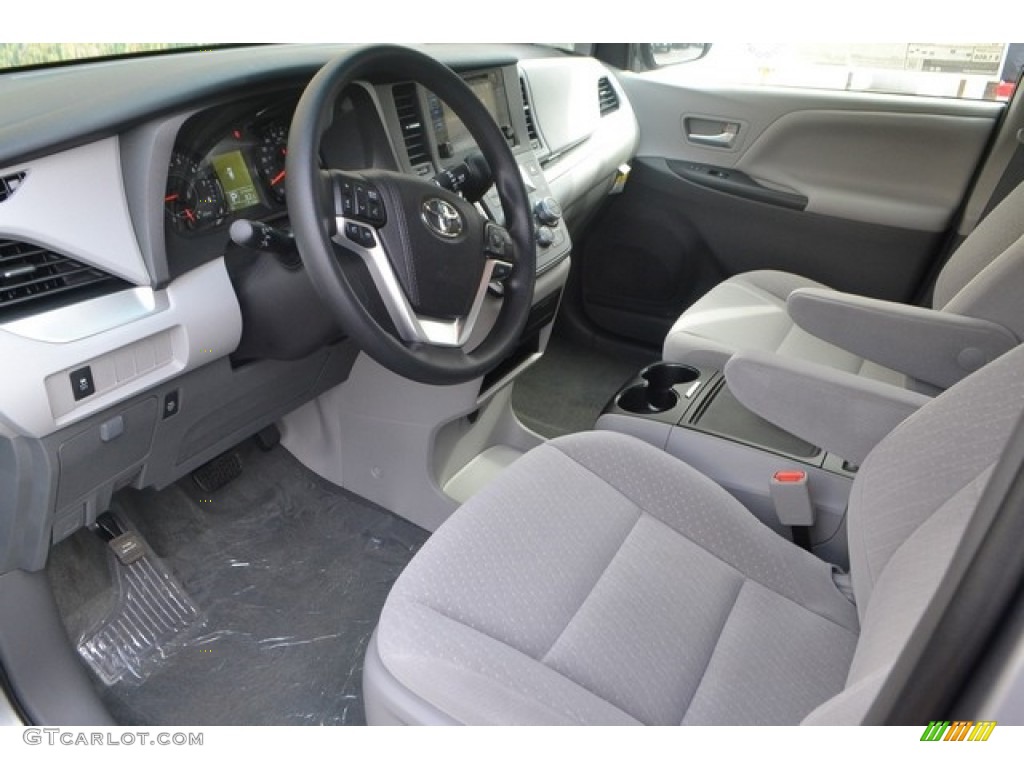 Ash Interior 2017 Toyota Sienna LE Photo #116000829