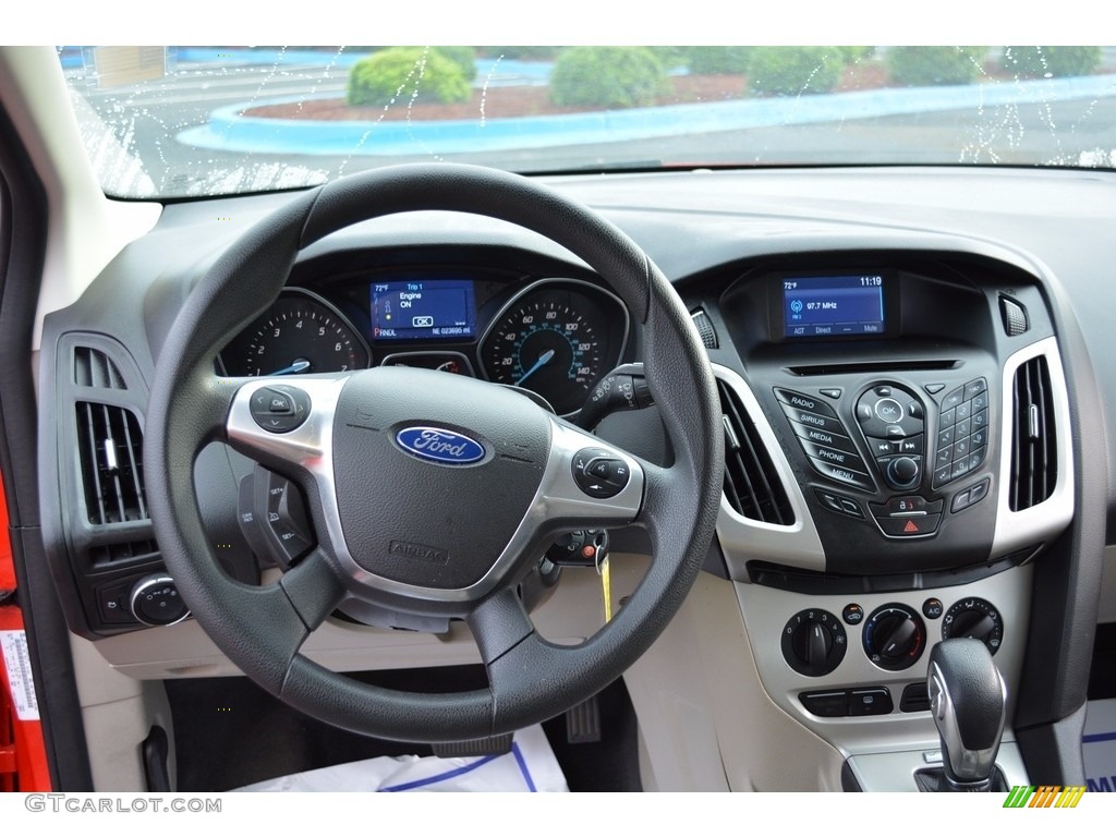 2014 Focus SE Hatchback - Race Red / Medium Light Stone photo #28