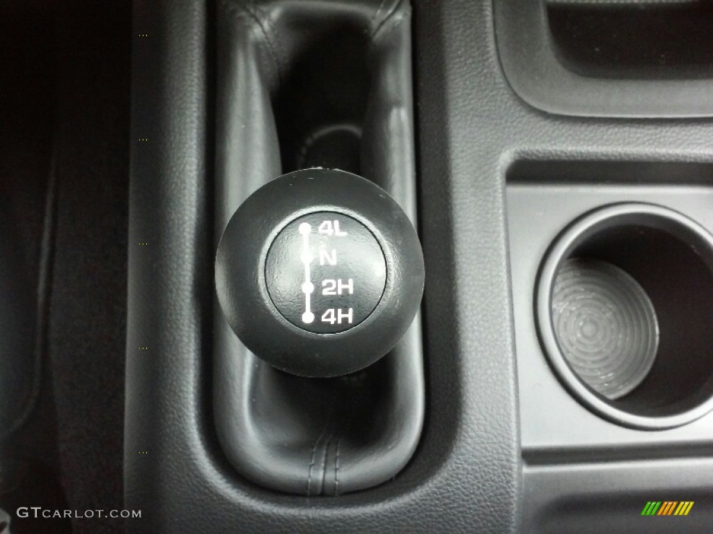 2017 Ram 2500 Tradesman Crew Cab 4x4 6 Speed Automatic Transmission Photo #116005515