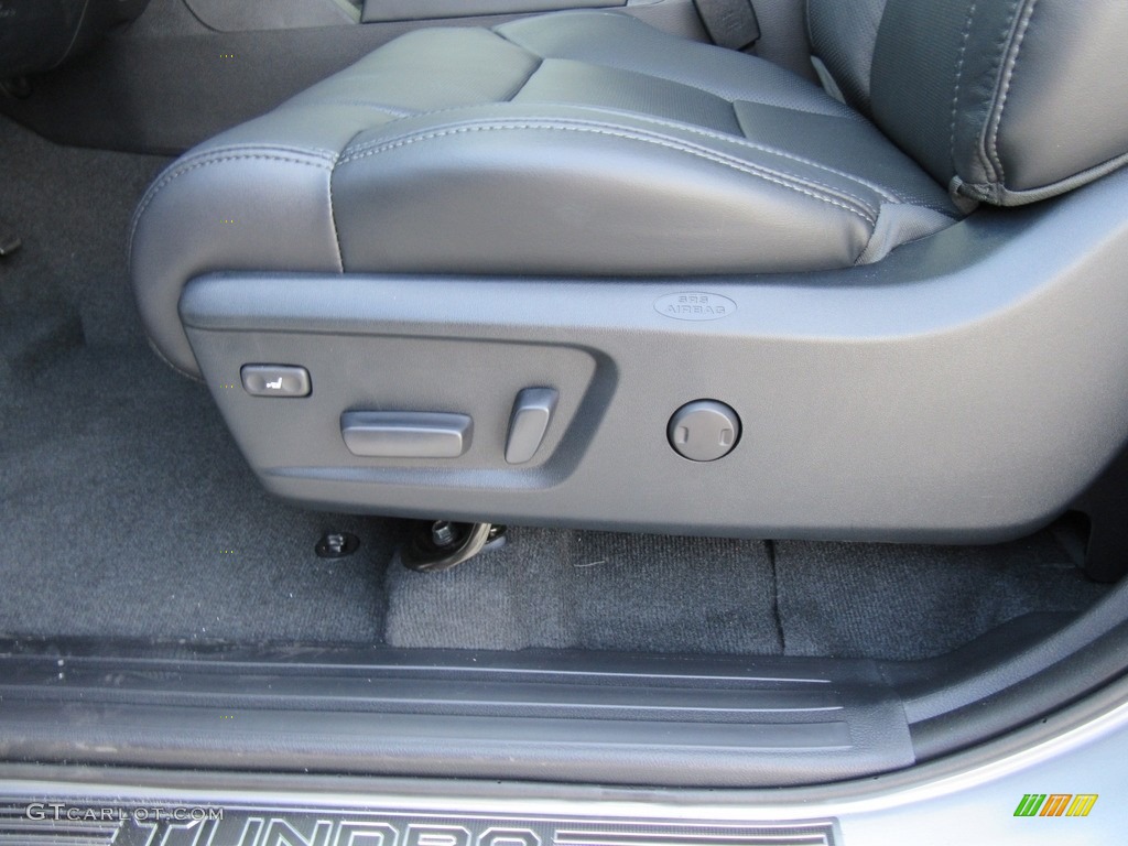 Black Interior 2017 Toyota Tundra Platinum CrewMax Photo #116009004