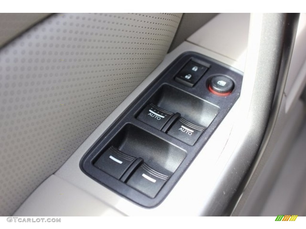 2012 RDX Technology - Bellanova White Pearl / Taupe photo #45