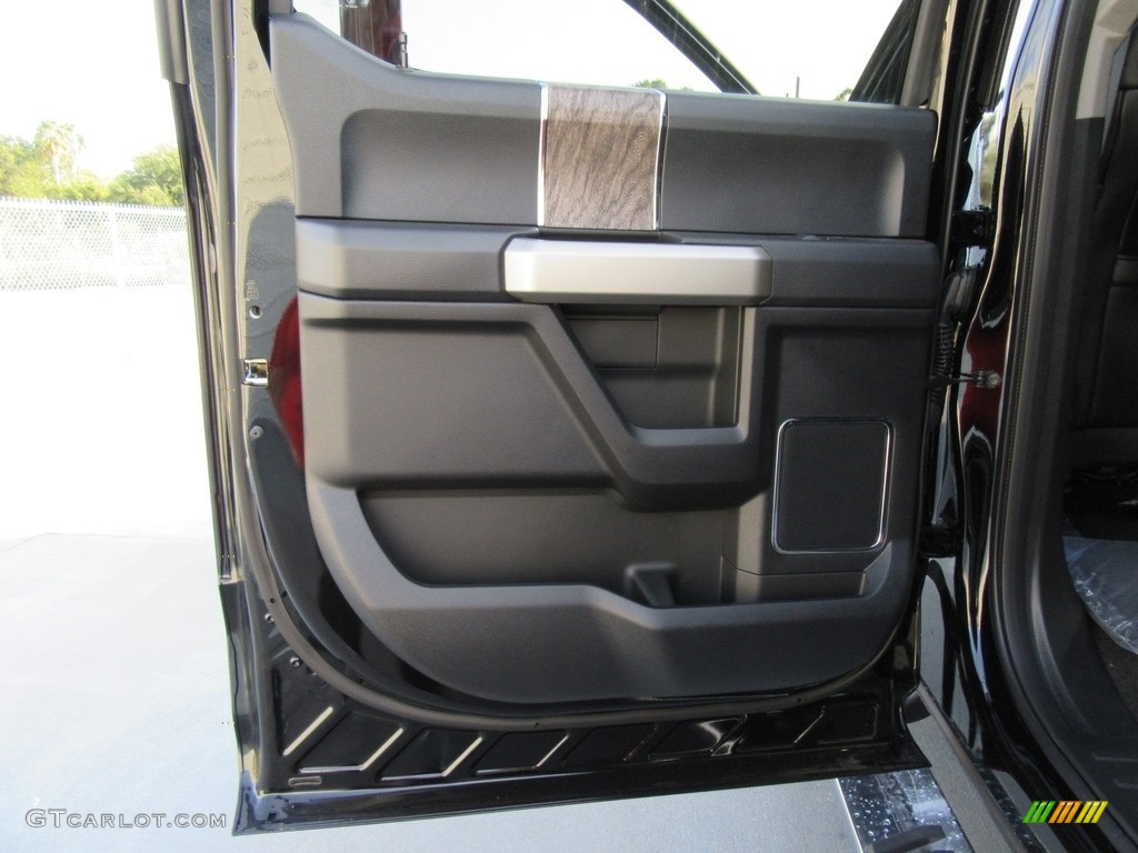 2017 Ford F250 Super Duty Lariat Crew Cab 4x4 Black Door Panel Photo #116013144