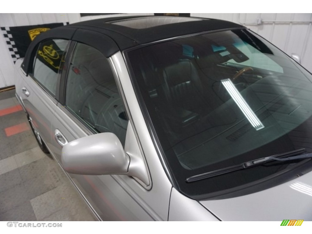 2003 Town Car Signature - Silver Birch Metallic / Dark Stone/Medium Light Stone photo #63