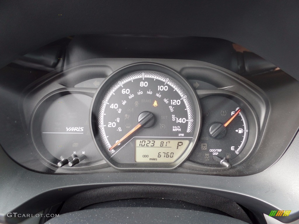 2016 Toyota Yaris 5-Door LE Gauges Photos