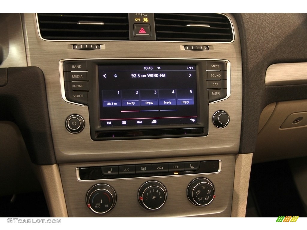 2016 Volkswagen Golf 4 Door 1.8T SE Controls Photo #116021952