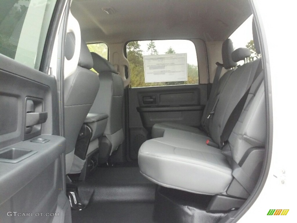 2017 Ram 5500 Tradesman Crew Cab 4x4 Chassis Rear Seat Photo #116023980