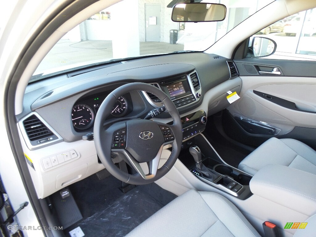 Gray Interior 2017 Hyundai Tucson Sport AWD Photo #116025000