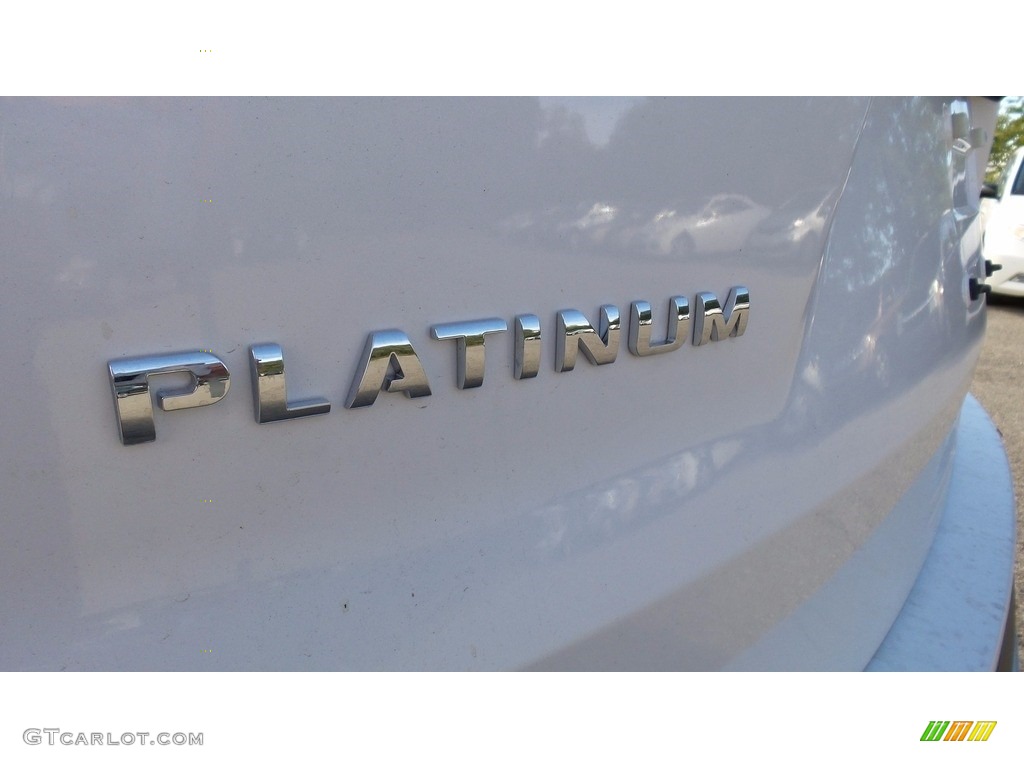 2017 Explorer Platinum 4WD - Oxford White / Medium Soft Ceramic photo #11