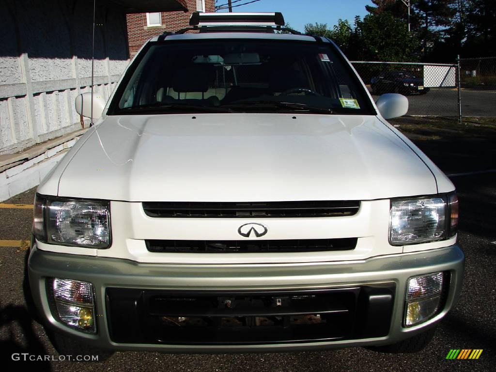 1998 QX4 4x4 - Arctic White Pearl Metallic / Stone Beige photo #1