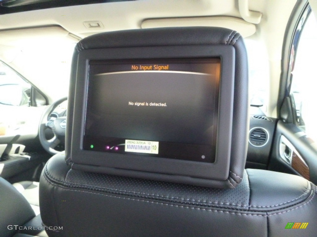 2017 Nissan Pathfinder Platinum 4x4 Entertainment System Photos