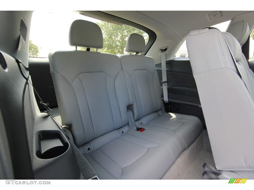2017 Audi Q7 3.0T quattro Premium Plus Rear Seat Photos