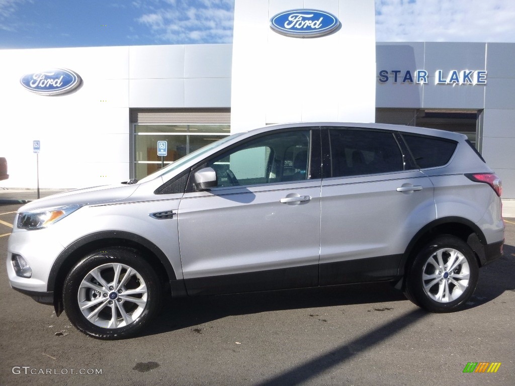 2017 Escape SE 4WD - Ingot Silver / Charcoal Black photo #1