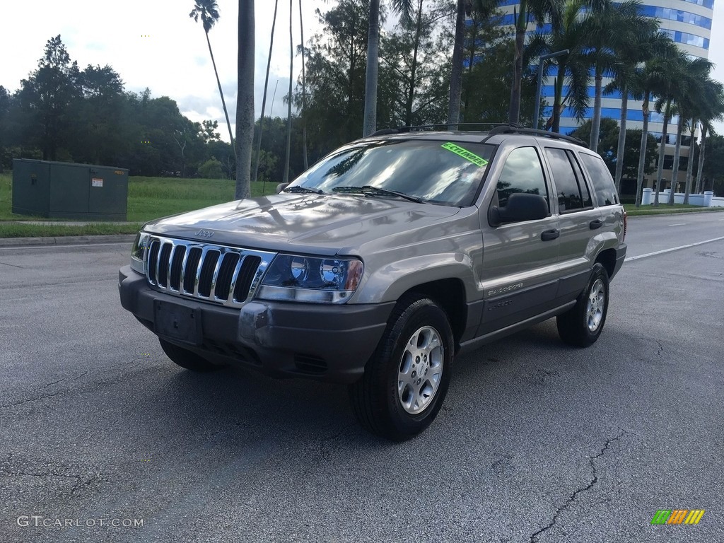 Silverstone Metallic Jeep Grand Cherokee