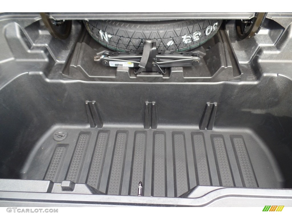2017 Honda Ridgeline RTL-T AWD Trunk Photo #116038923