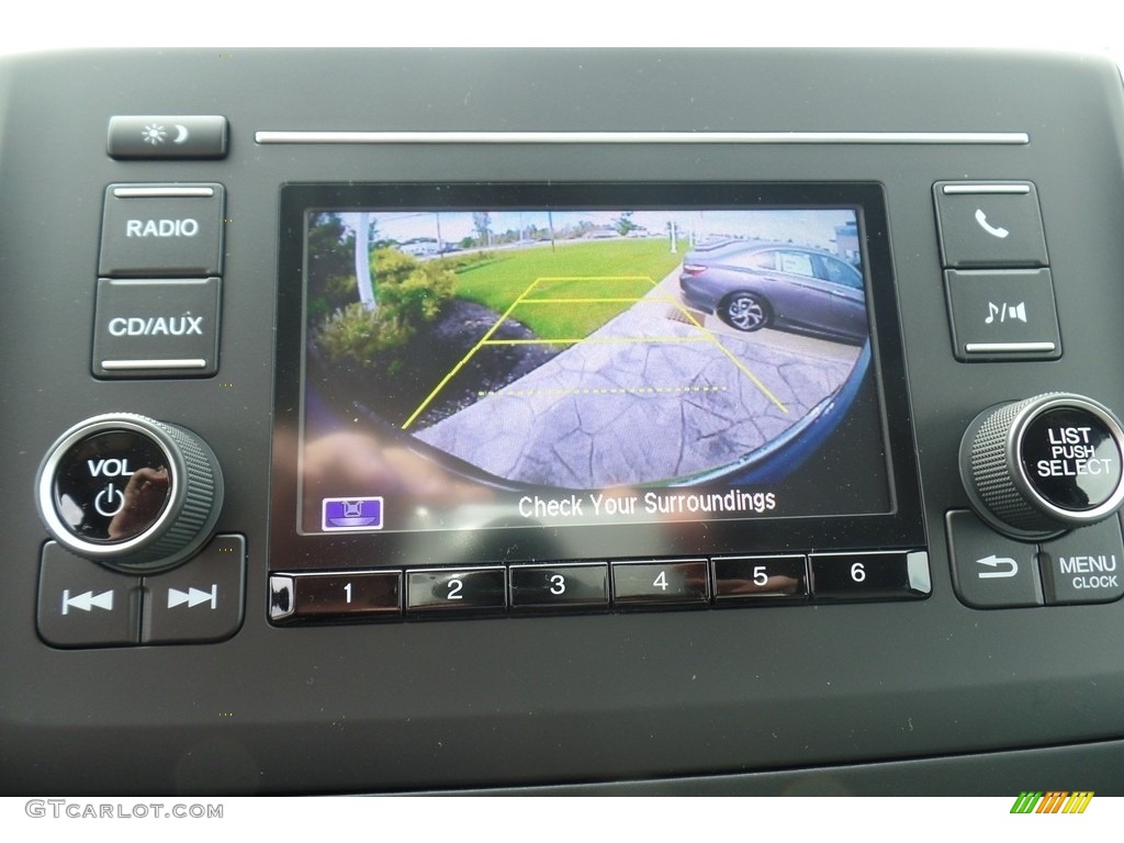 2017 Honda Ridgeline RTS Controls Photo #116039223