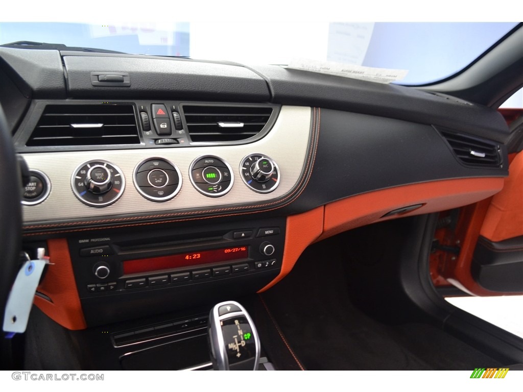 2014 BMW Z4 sDrive35is Hyper Orange Package Black/Orange Dashboard Photo #116045610