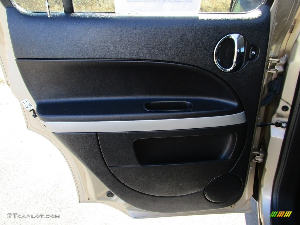 2008 HHR LS - Sandstone Metallic / Ebony Black photo #23