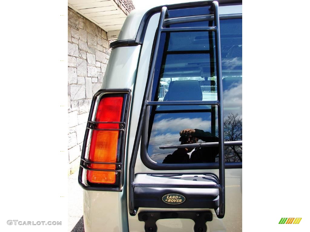 2004 Discovery SE - Giverny Green / Alpaca Beige photo #14