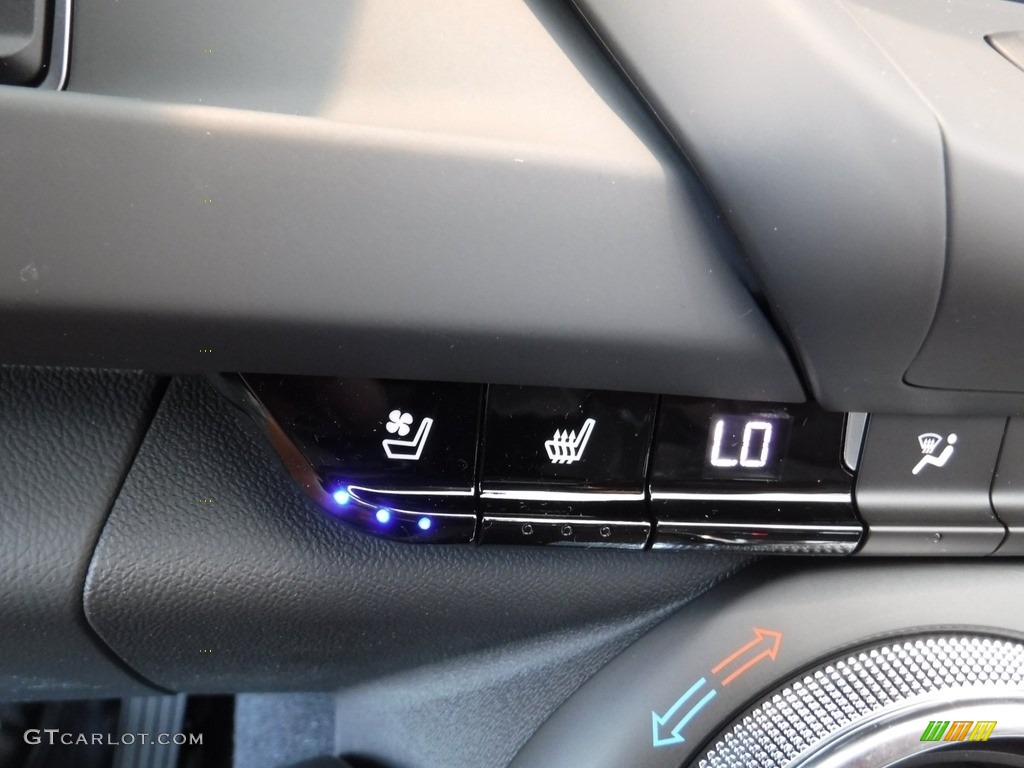 2017 Chevrolet Camaro LT Convertible Controls Photo #116072833