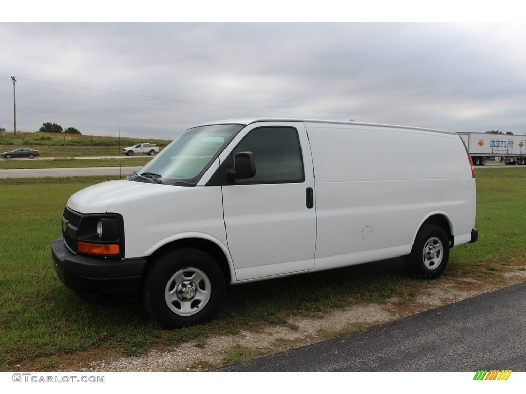 Summit White Chevrolet Express