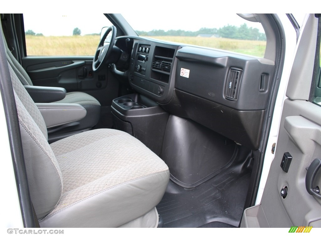 2008 Express 1500 Cargo Van - Summit White / Medium Pewter photo #12
