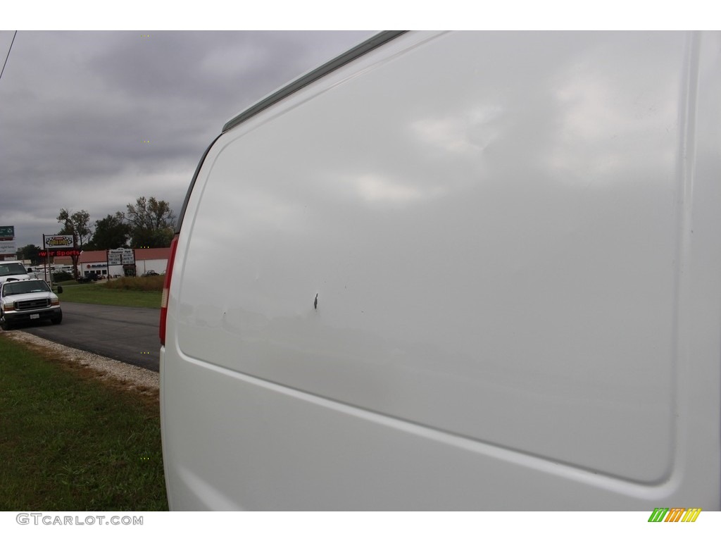 2008 Express 1500 Cargo Van - Summit White / Medium Pewter photo #24