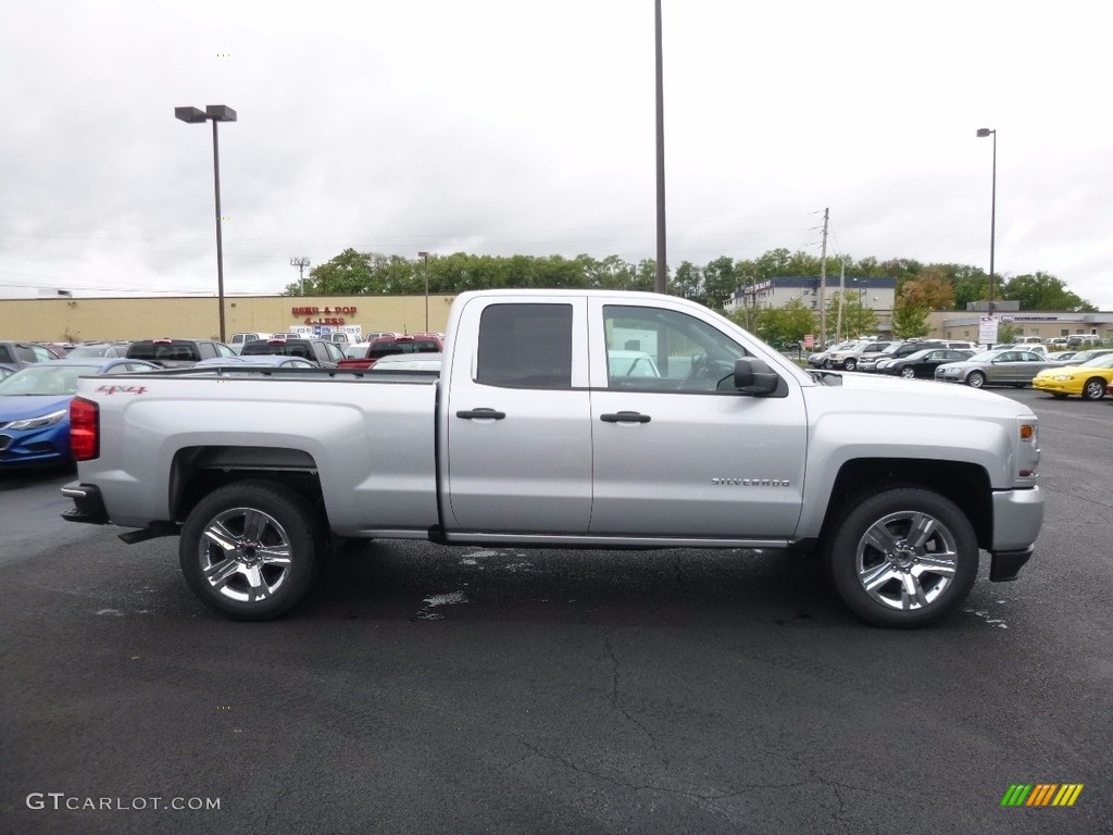 2017 Silverado 1500 Custom Double Cab 4x4 - Silver Ice Metallic / Dark Ash/Jet Black photo #4