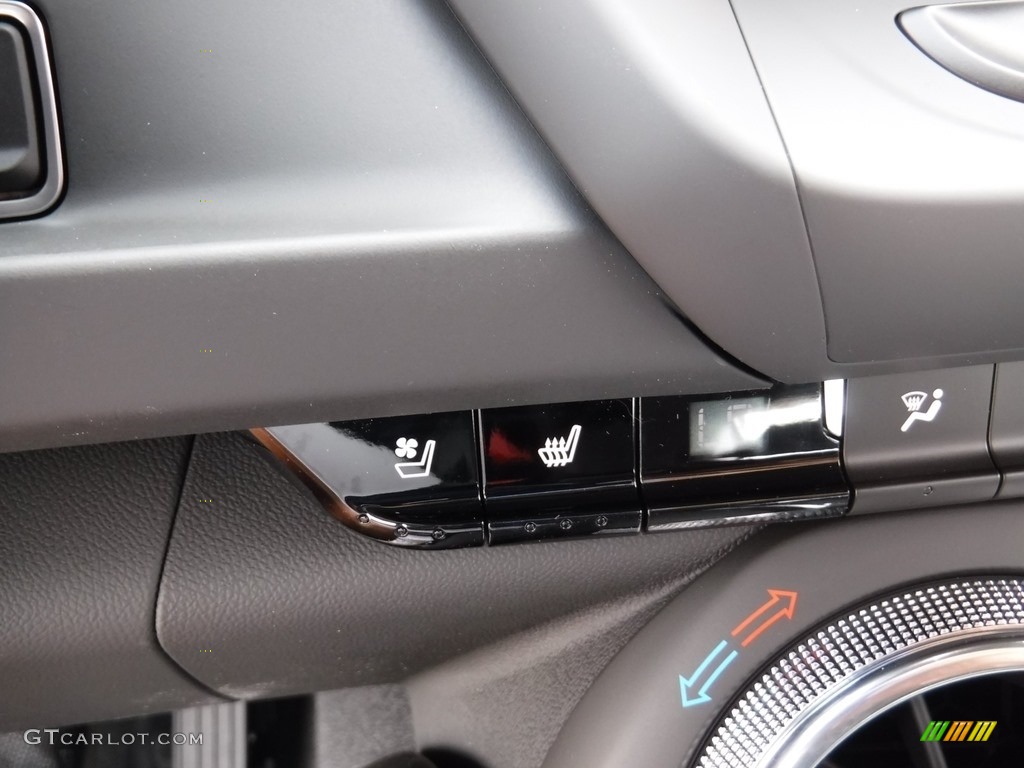 2017 Chevrolet Camaro LT Convertible Controls Photo #116082917