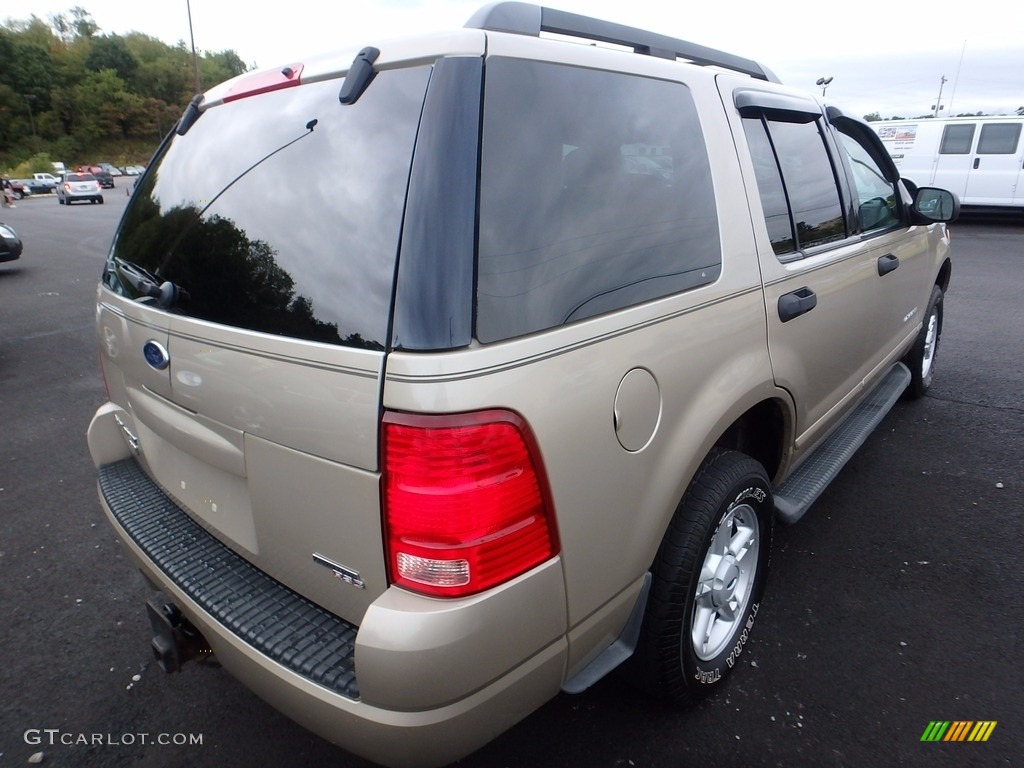 2005 Explorer XLT 4x4 - Pueblo Gold Metallic / Medium Parchment photo #4