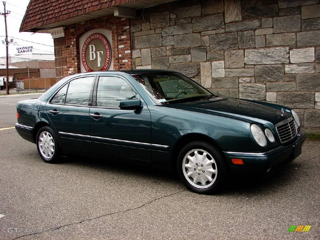 1998 E 300TD Sedan - Brilliant Emerald Green Metallic / Parchment photo #4