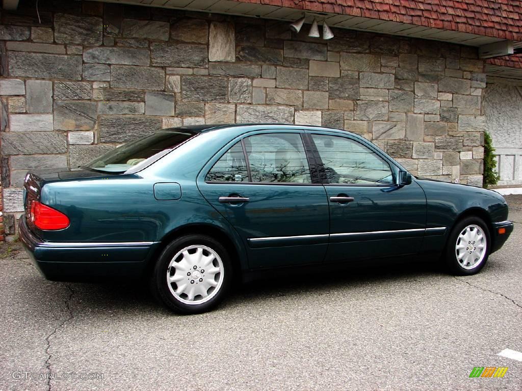 1998 E 300TD Sedan - Brilliant Emerald Green Metallic / Parchment photo #6