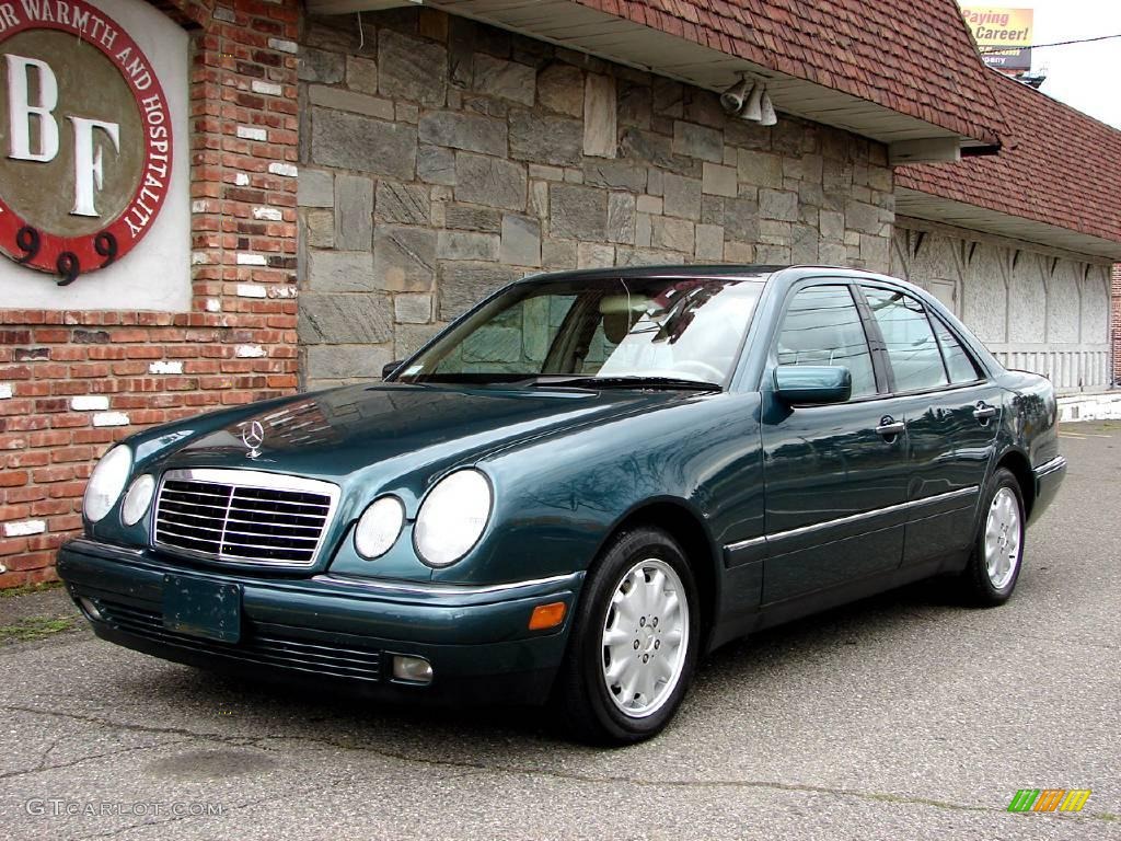 1998 E 300TD Sedan - Brilliant Emerald Green Metallic / Parchment photo #11