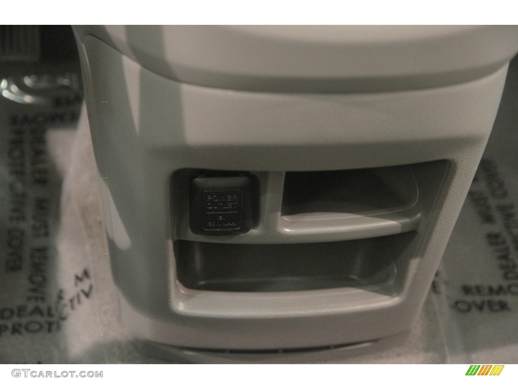2011 CR-V SE 4WD - Alabaster Silver Metallic / Gray photo #11