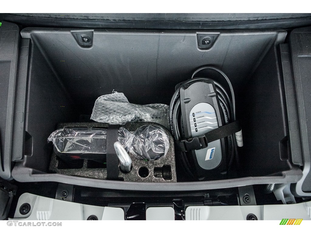 2017 BMW i3 with Range Extender Trunk Photo #116104740